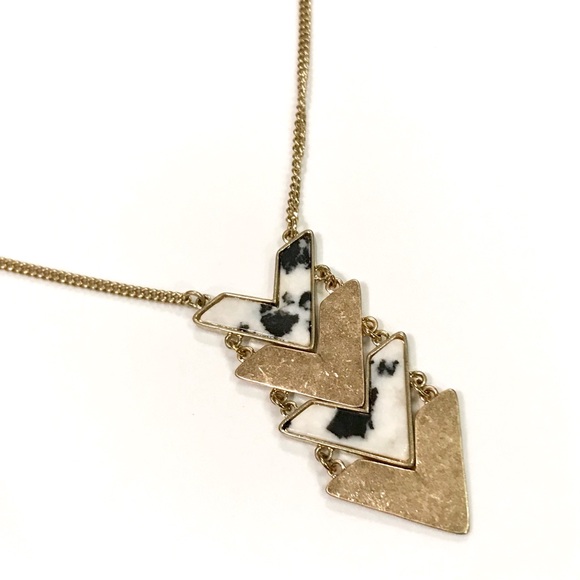 Jewelry - Long chevron necklace